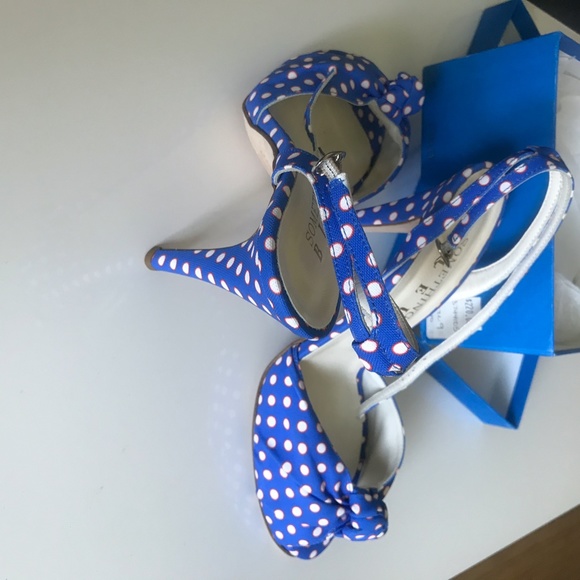 Chic Blue Polka Dot Platform Heels - Picture 6 of 6